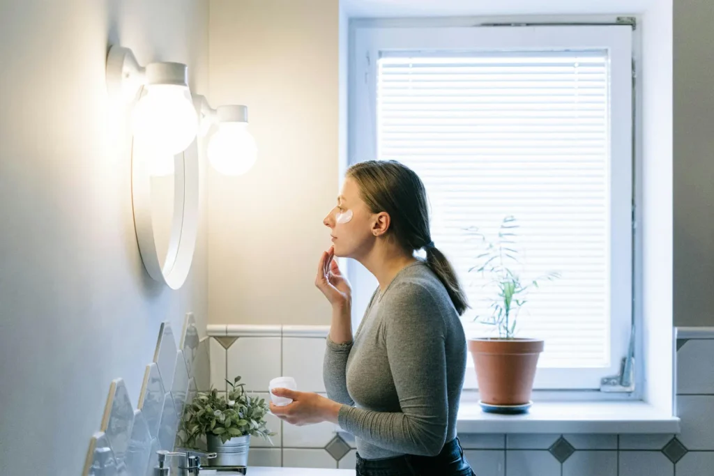 Daily skincare routine for healthy glowing skin and hydration