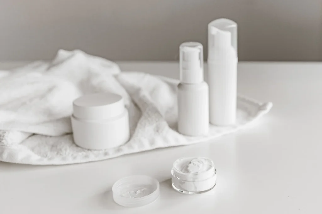 Benzoyl peroxide cream for acne treatment with minimal skincare background