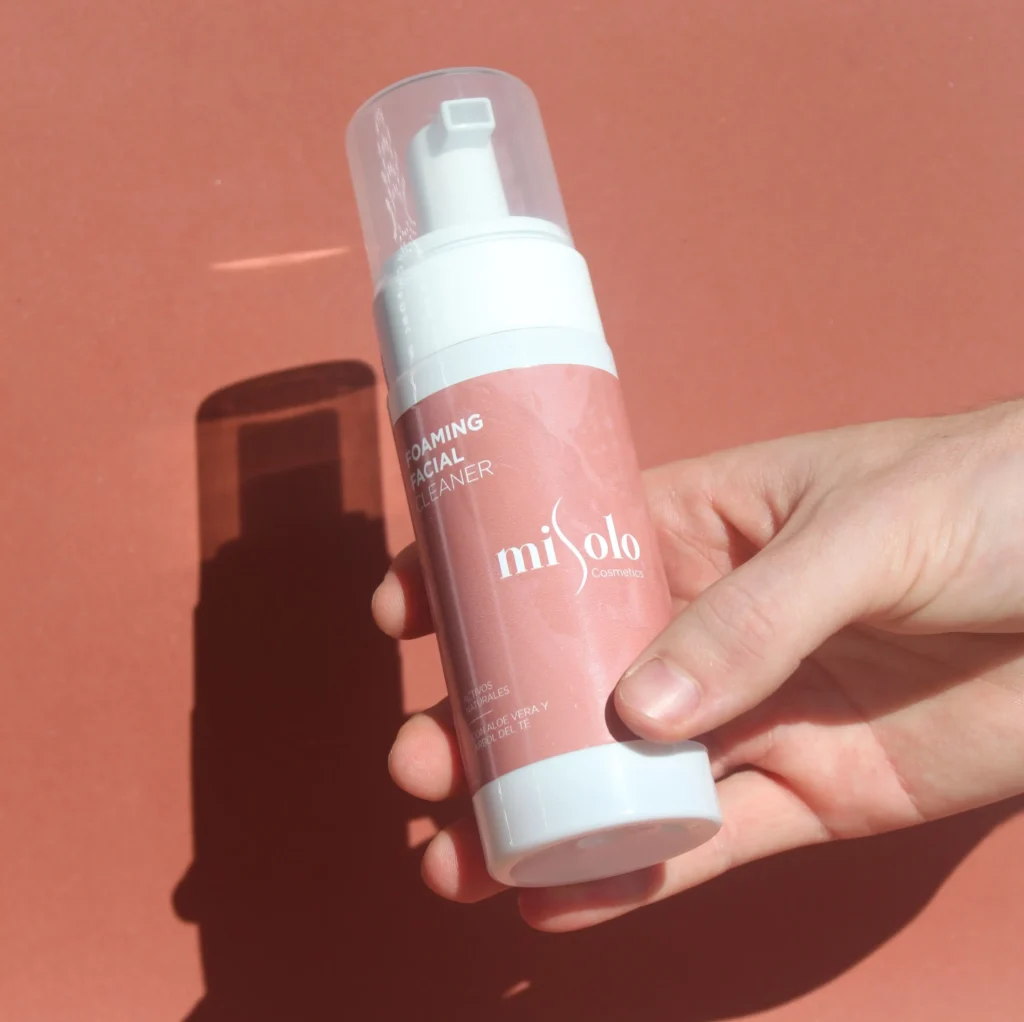 Best face wash for oily acne-prone skin to remove excess oil and prevent breakouts