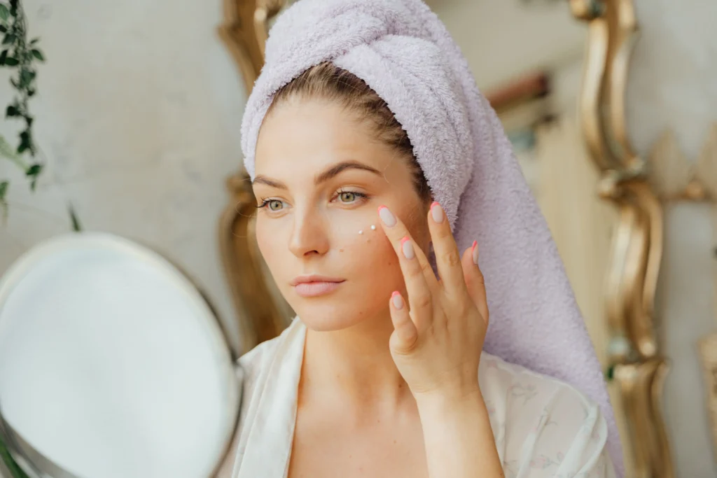 Facial moisturizer cream for soft, smooth, and hydrated skin