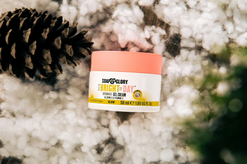 Lightweight gel moisturizer providing hydration for oily skin without a greasy feel