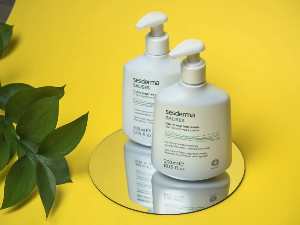 Best face wash for oily acne-prone skin to remove excess oil and prevent breakouts