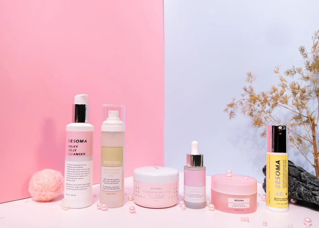 Best skincare routine for acne-prone skin featuring cleanser, serum, moisturizer, and sunscreen for clearer and healthier skin
